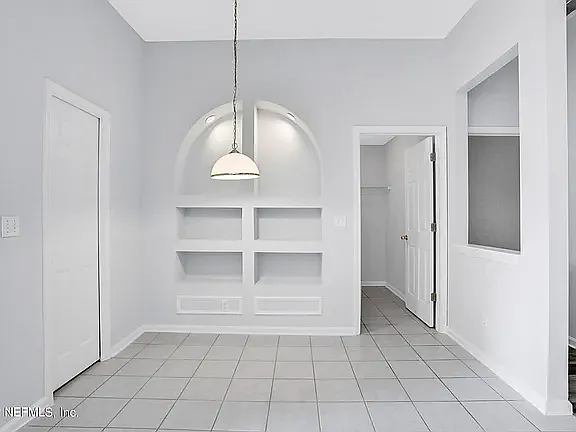 4 bed, 2254 sqft, $3,200 — Photo 2
