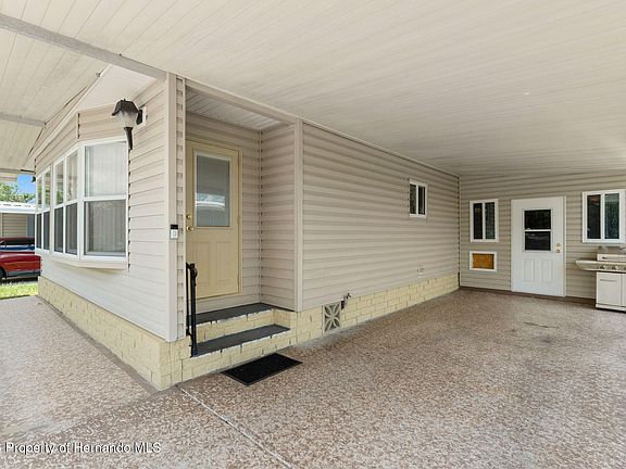 3rd image of 8427 Highpoint Blvd