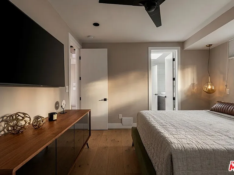2715 Edwin Pl — Photo 29