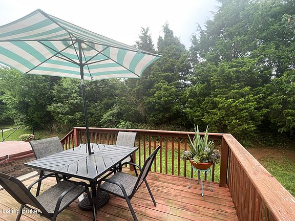 4th image of 442 Deer Park Way