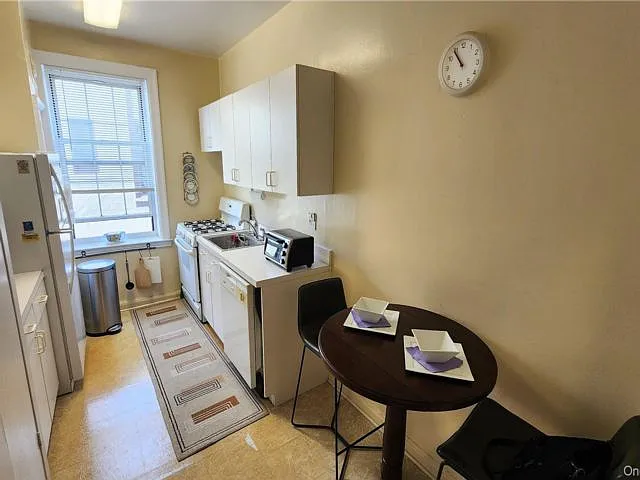 4 Maple Dr #6H — Photo 5