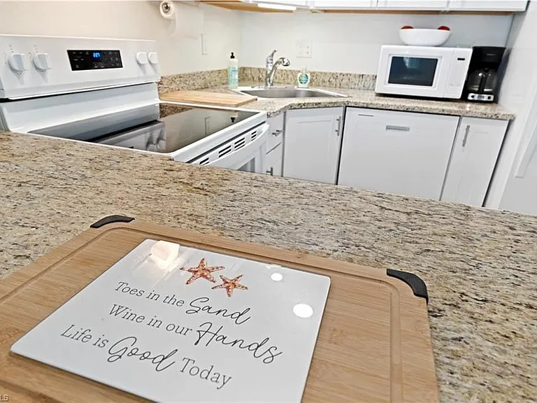 129 Eucalyptus Ct — Photo 4