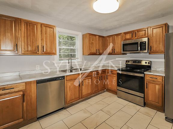 4th image of 2106 Nashville Ave
