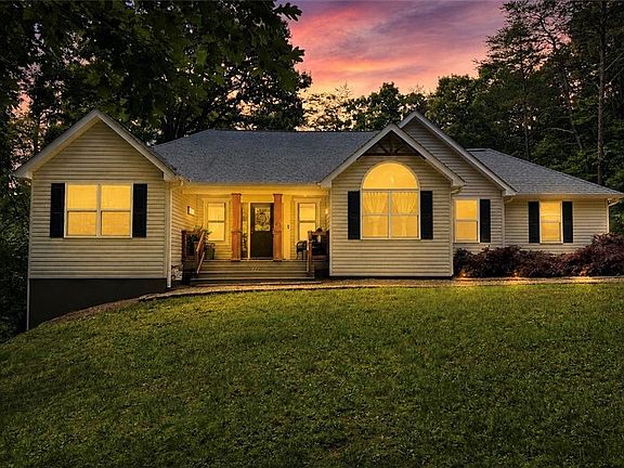 2nd image of 227 Clarkesville Heights Dr