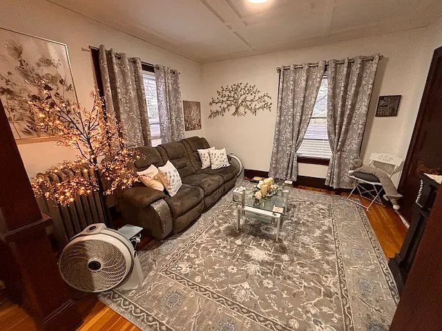 Living Room - 25 Livingston Ave #1