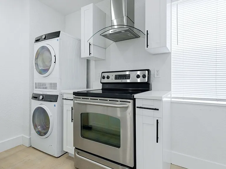 1015 NE 17th Ave — Photo 16