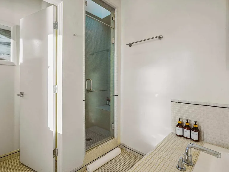 Choose between a long soak in the tub or a refreshing walk-in shower.