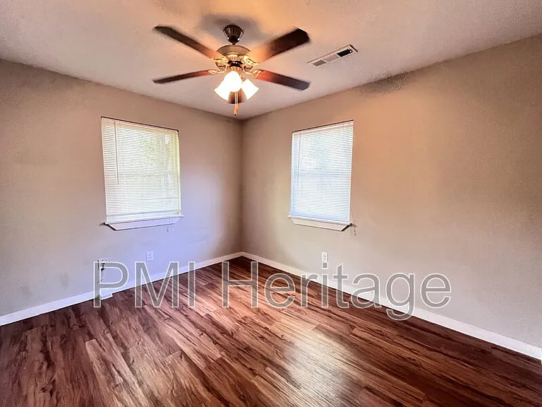 103 W Martin Luther King Jr Blvd #1 — Photo 4