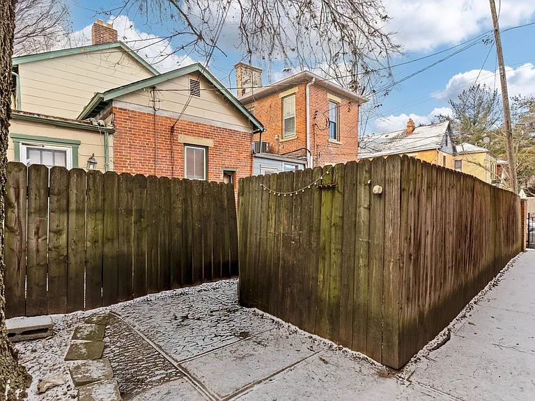 726 Kerr St — Photo 37