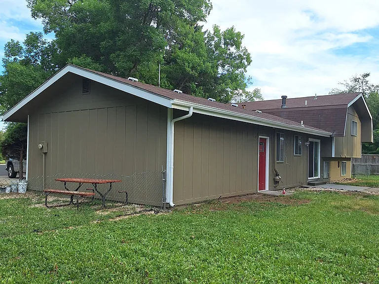 Stover Cir — Photo 14