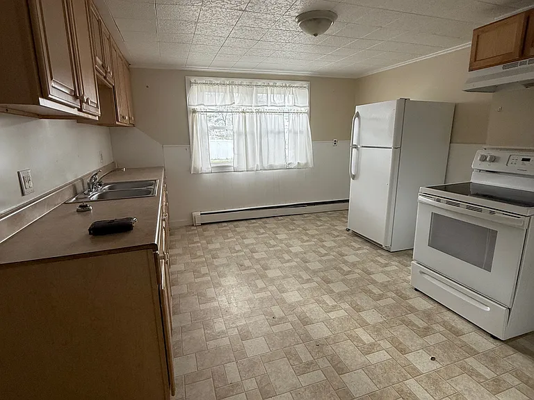 604 Burgess St #1 — Photo 6