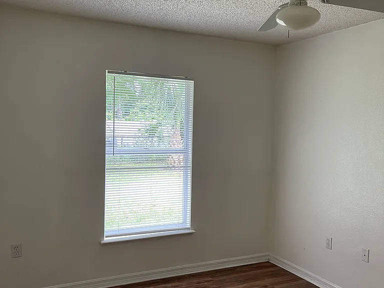 4 Burbank Dr — Photo 13