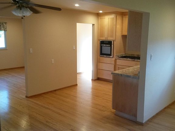 4th image of 416 Casa View Dr