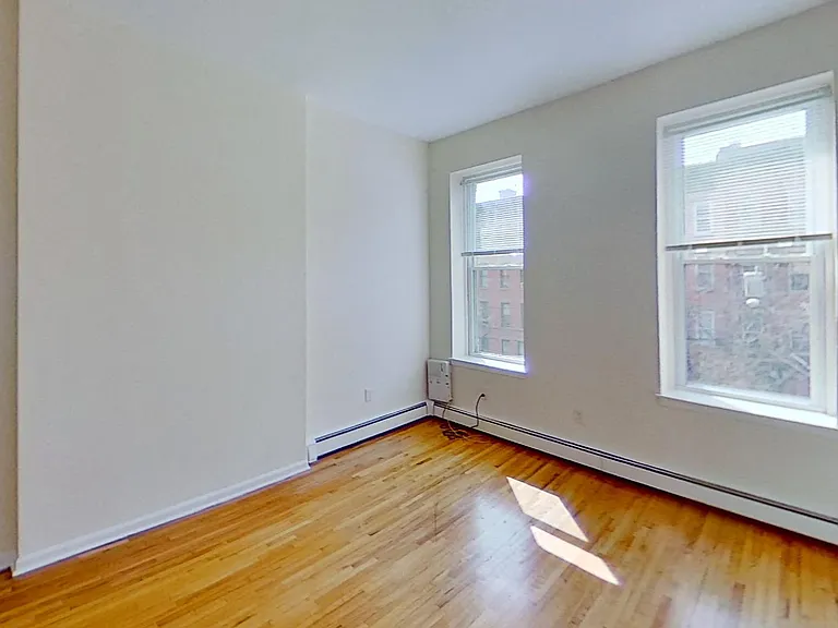 512 Jersey Ave — Photo 6