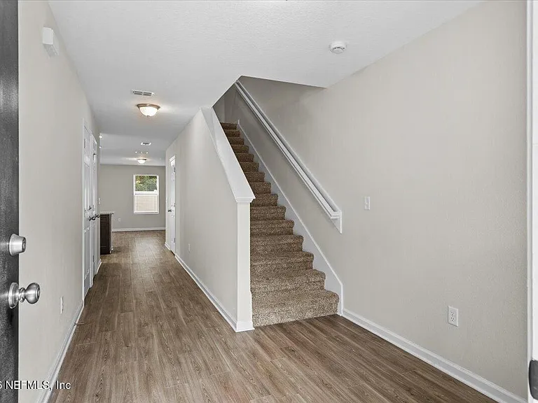 8206 Halls Hammock Ct — Photo 4