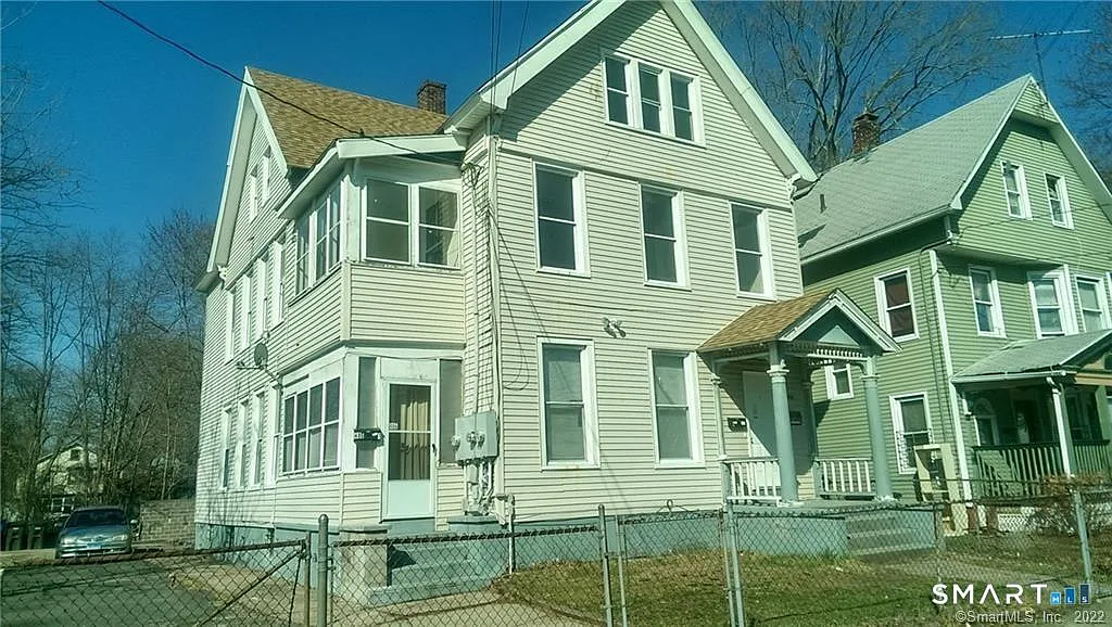 5 bed, 1.5 bath, 1883 sqft, $2,500 — Photo 1