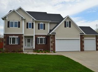 5663 Foxboro Rd, Johnston, IA 50131