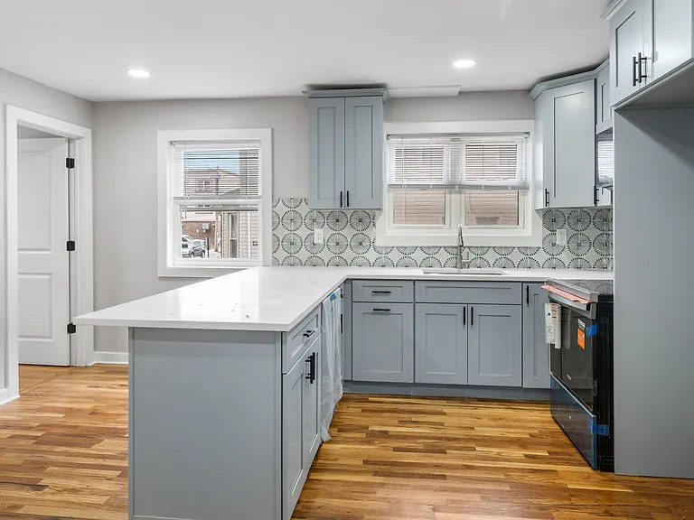 22 Howard St #4 — Photo 4
