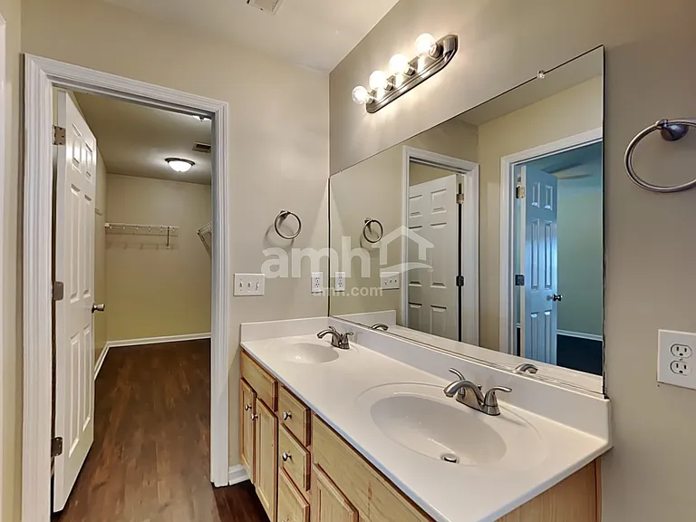 126 Avalon Rd — Photo 12
