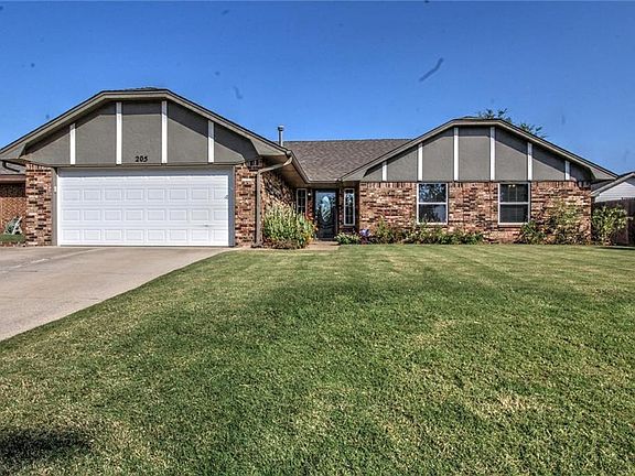 2nd image of 205 W Grand Teton Ct
