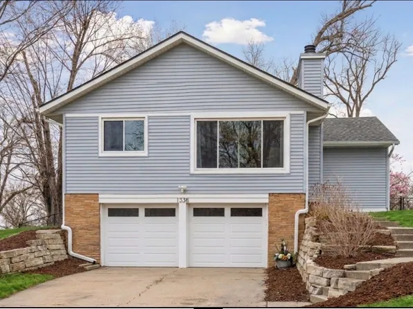 1338 Parkwood Dr SE, Cedar Rapids, IA 52403