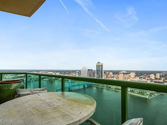 3rd image of 1431 Riverplace Blvd APT 3505