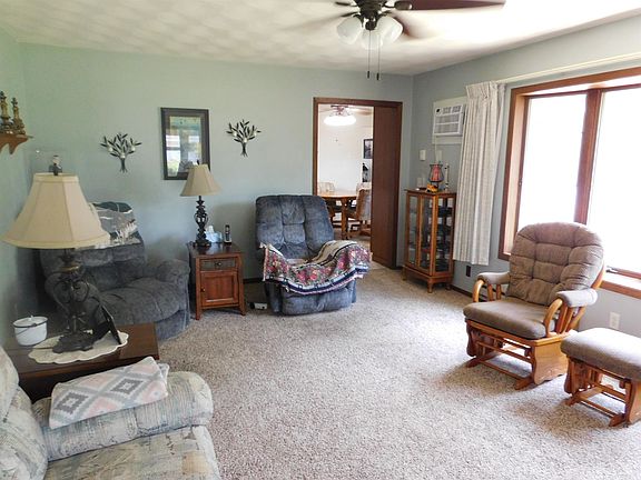 5th image of 1527 Clover Ln