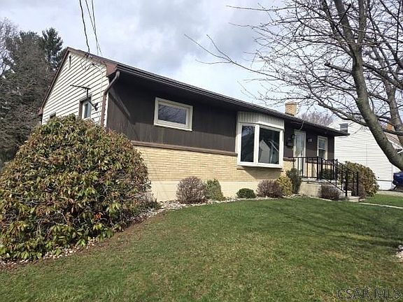 3rd image of 211 Dowling Rd