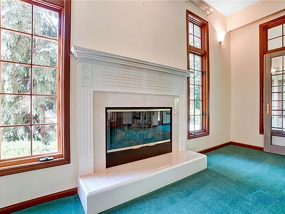 5th image of 9689 Oak Haven Ct