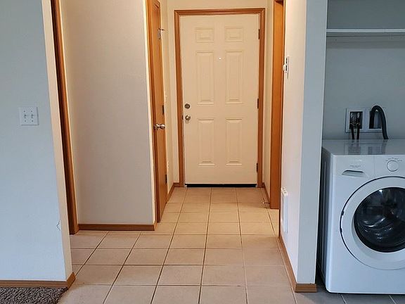 3rd image of 1621 E 68th St Unit 3D