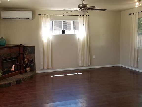 Ceiling fans in all rooms