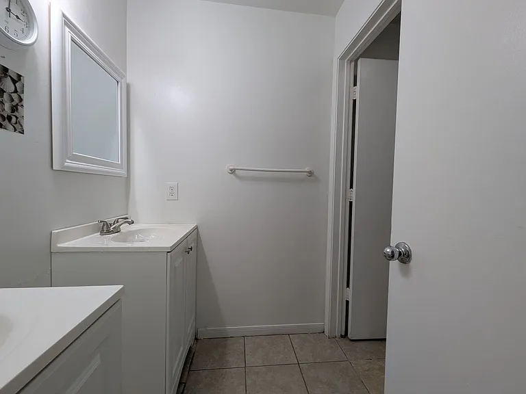 2601 SW Archer Rd #A203 — Photo 6