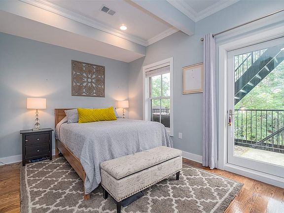 5th image of 152 Sussex St #3