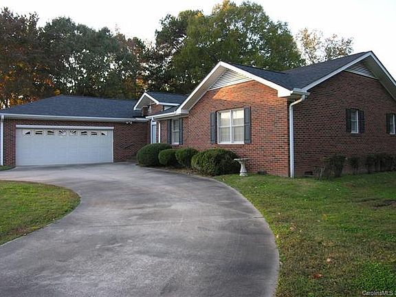 2nd image of 909 Chipola St