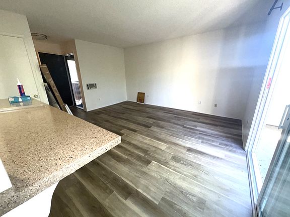 3rd image of 2515 De La Vina St APT 11