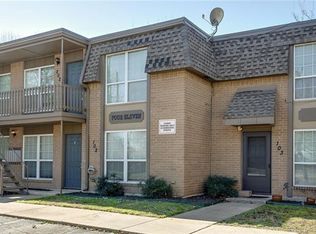 411 S Dooley St APT 201, Grapevine, TX 76051