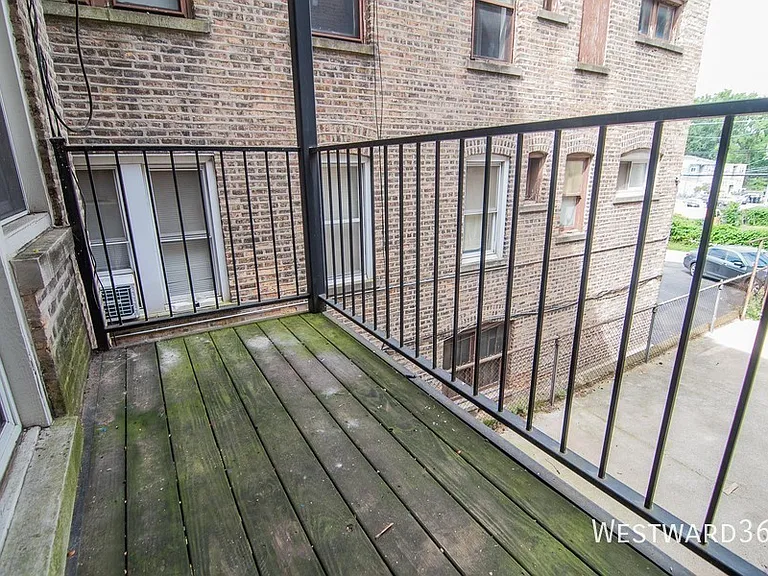 2036 W Arthur Ave #1 — Photo 11