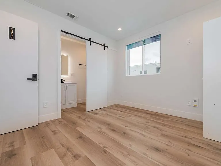 5654 La Mirada Ave #C000 — Photo 2