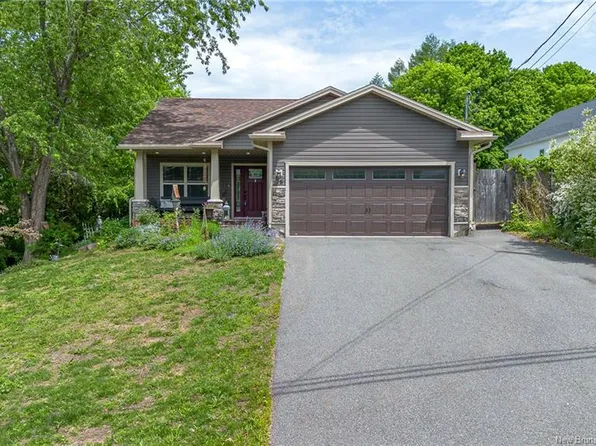 15 Keirstead Ave, Hampton, NB E5N 4Z9