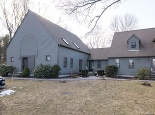 9 Montrose Dr, Stratham, NH 03885