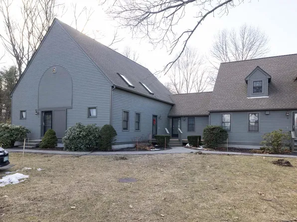 9 Montrose Drive, Stratham, NH 03885