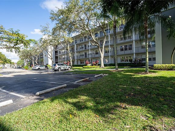 3rd image of 251 SW 132nd Way APT 117H