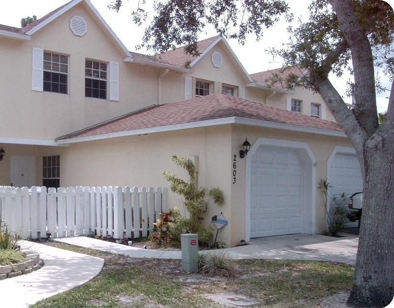 1st image of 2603 Maplewood Dr