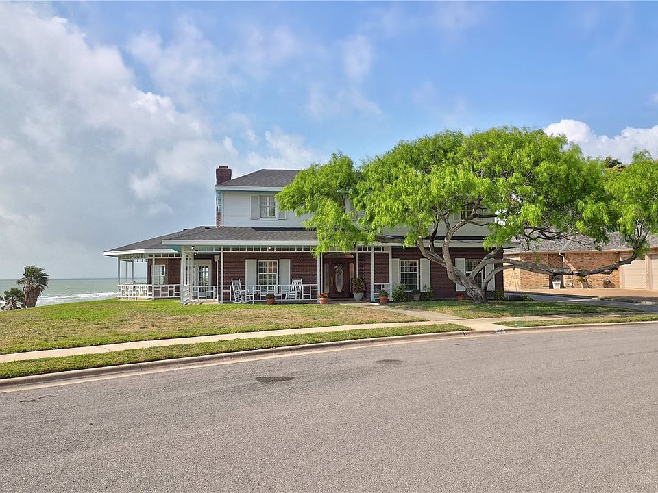 1st image of 334 Pebble Beach Dr