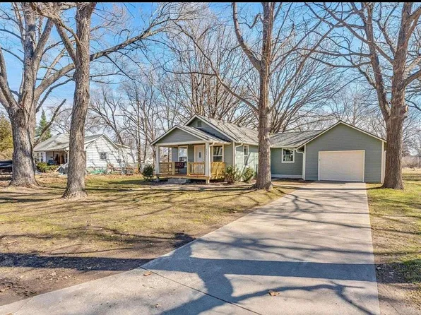 302 S Masche St, Silver Lake, KS 66539