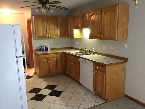 5th image of 4241 Lindenwood Dr APT D