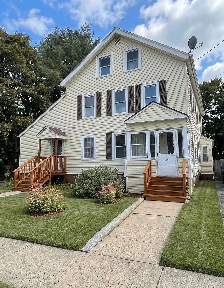 3 bed, 800 sqft, $2,350 — Photo 1