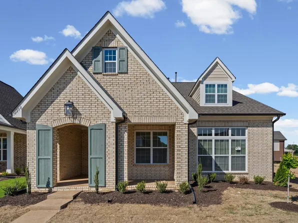 10250 Louanne Dr, Collierville, TN 38017