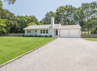 61 Bellows Ter, Hampton Bays, NY 11946