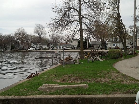 Front street side shore line